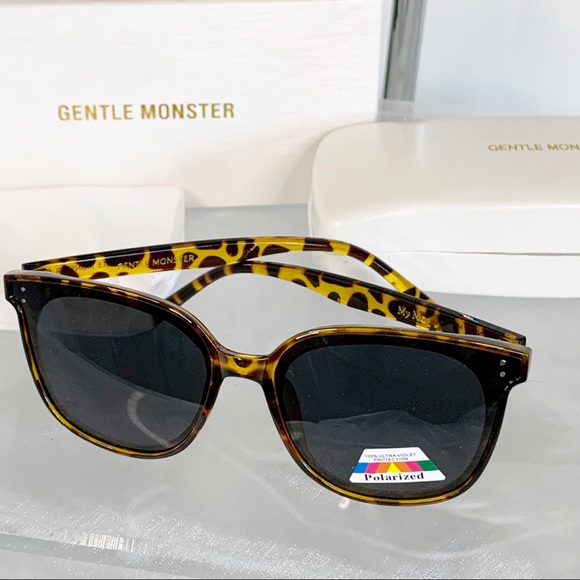 GENTLE MONSTER Accessories - Gentle Monster Tortoise Shell Polarized Mu Mu Sunglasses